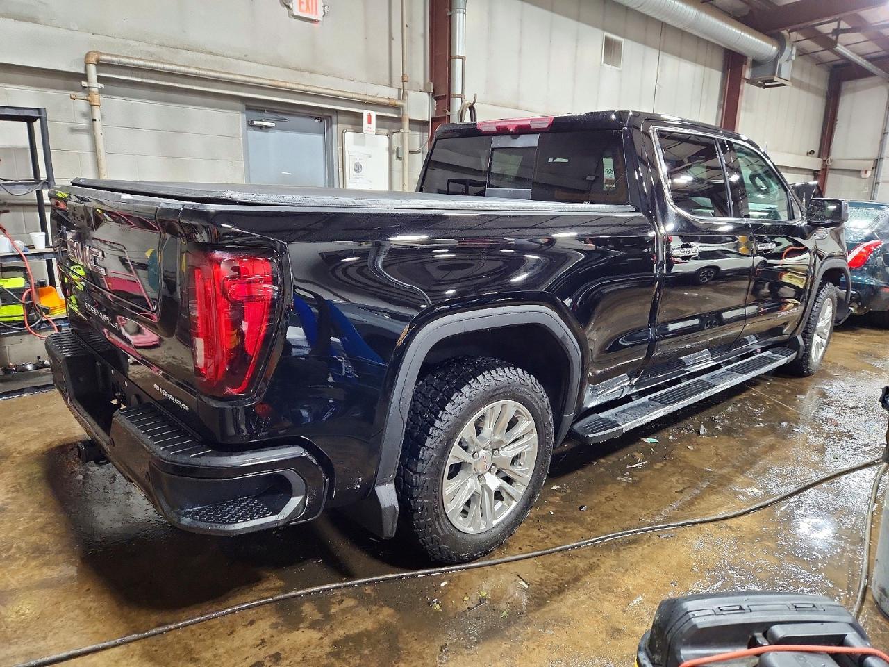 2023 GMC Sierra K1500 Denali - Image 3