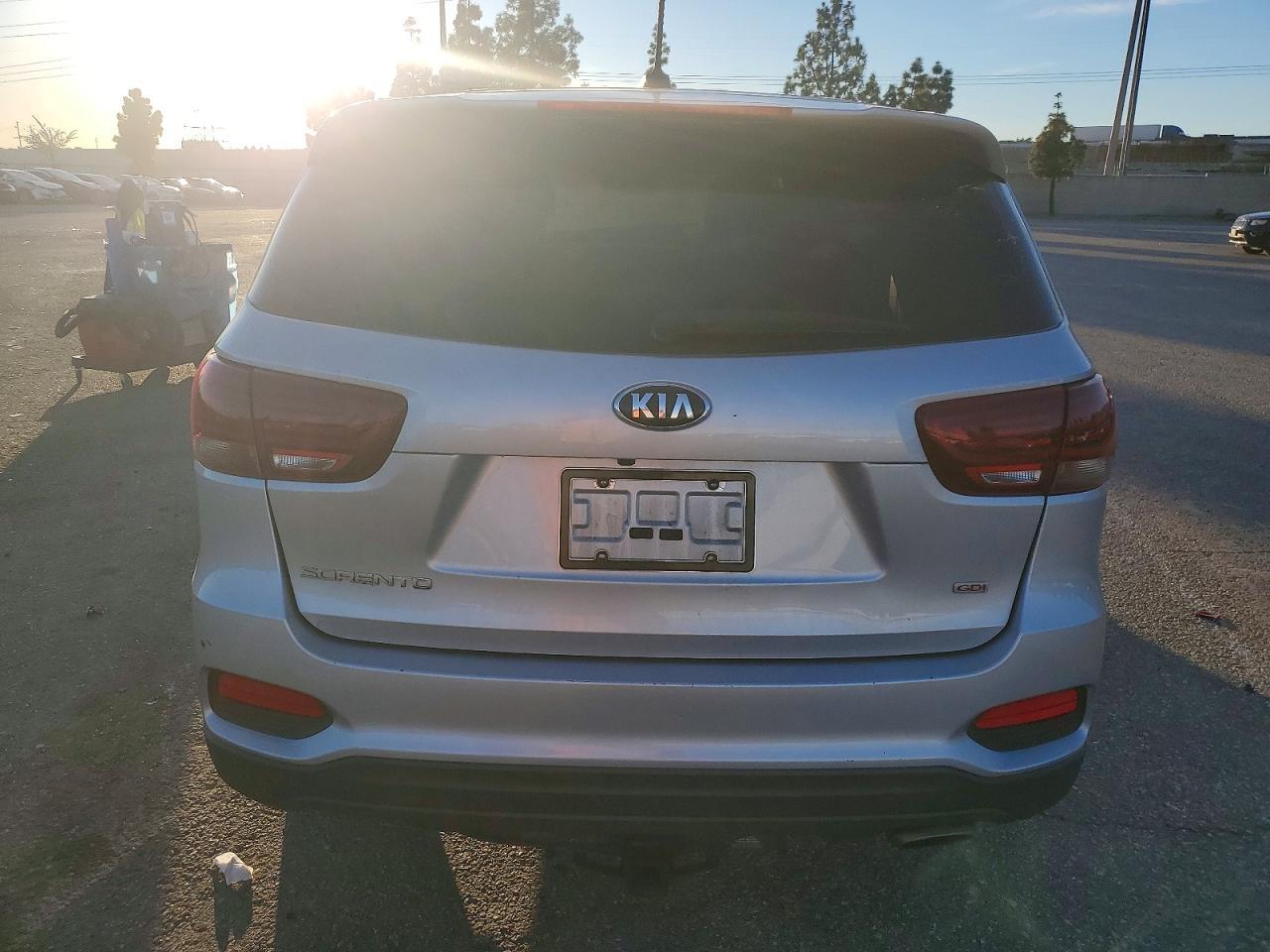 2019 Kia Sorento L - Image 6