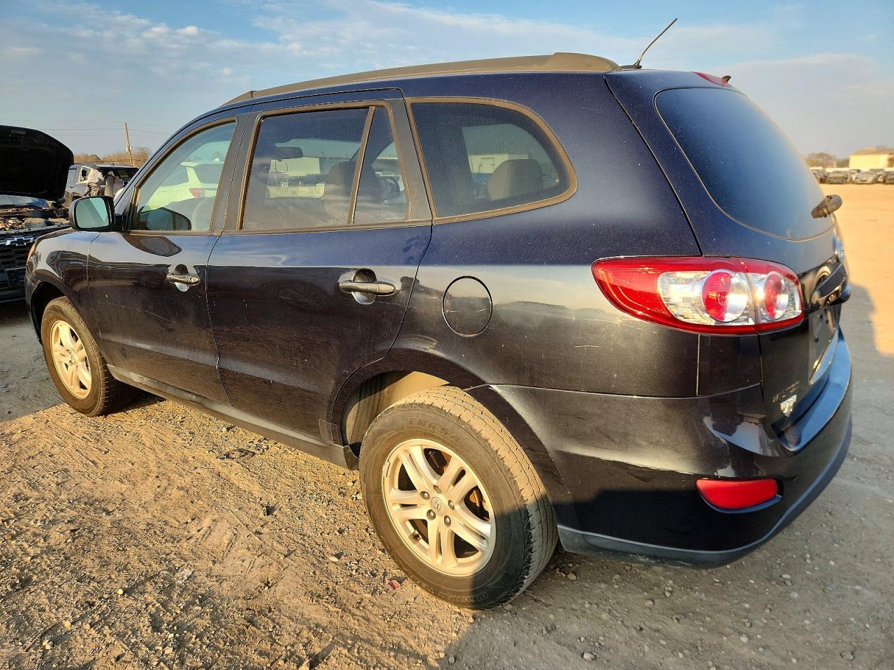 2011 Hyundai Santa Fe Gls - Image 2