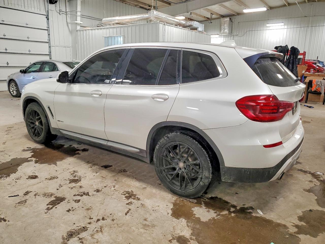 2018 BMW X3 xDrive30I - Фото 2