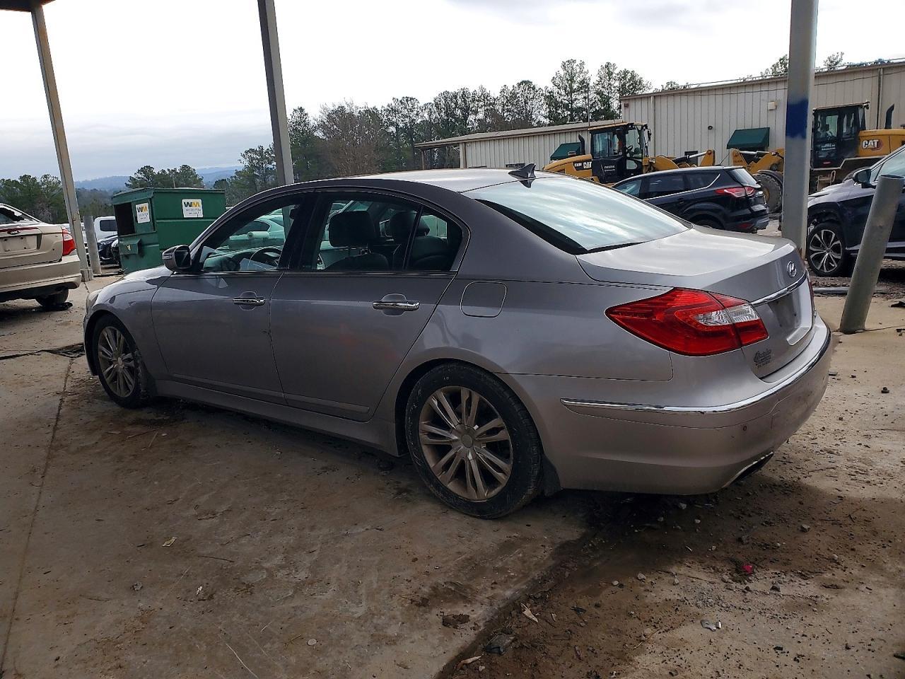 2012 Hyundai Genesis 3.8L - Фото 2