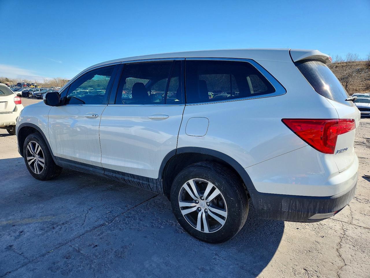 2018 Honda Pilot Ex - Image 2