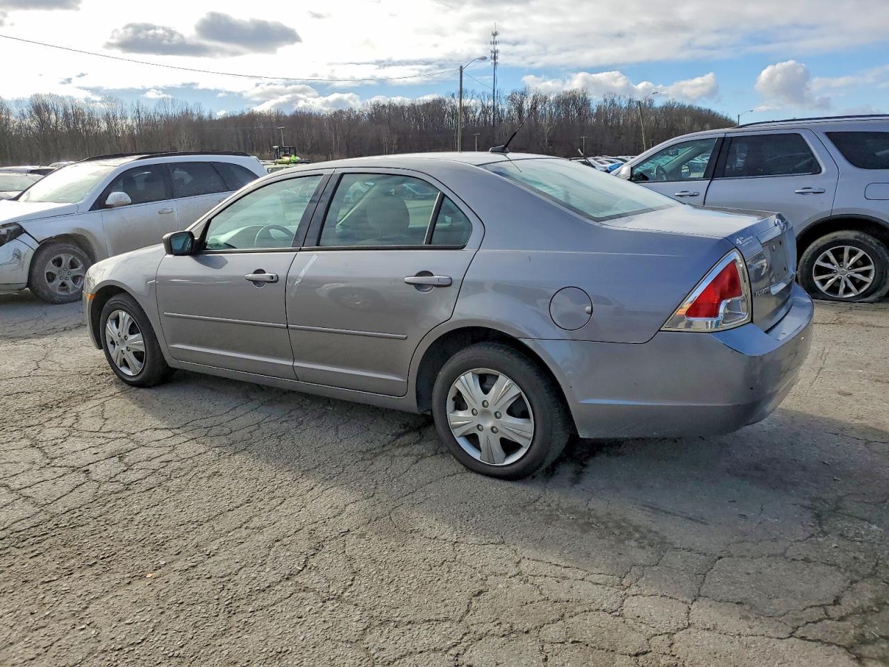 2007 Ford Fusion S - Image 2
