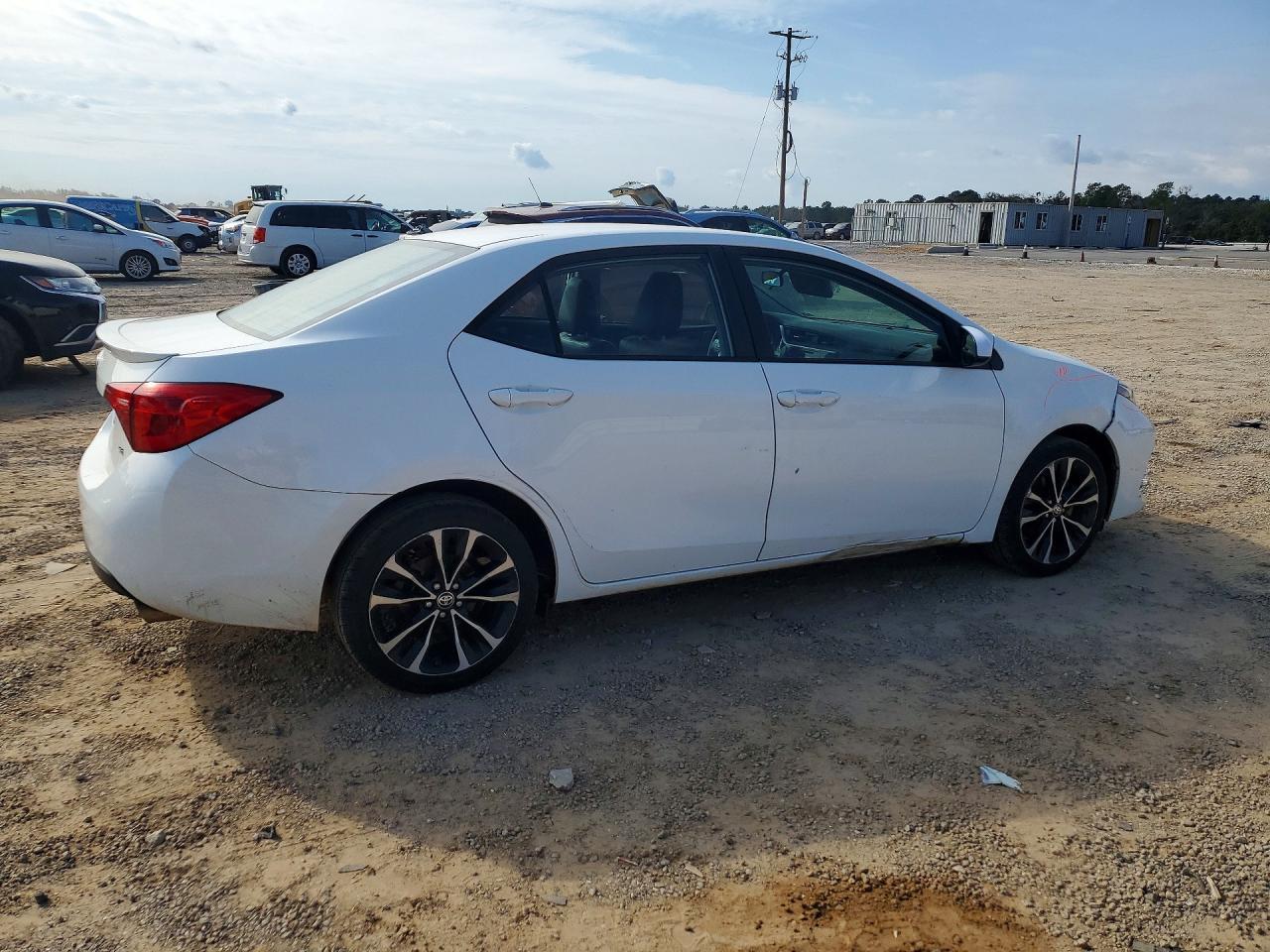 2019 Toyota Corolla L - Фото 3