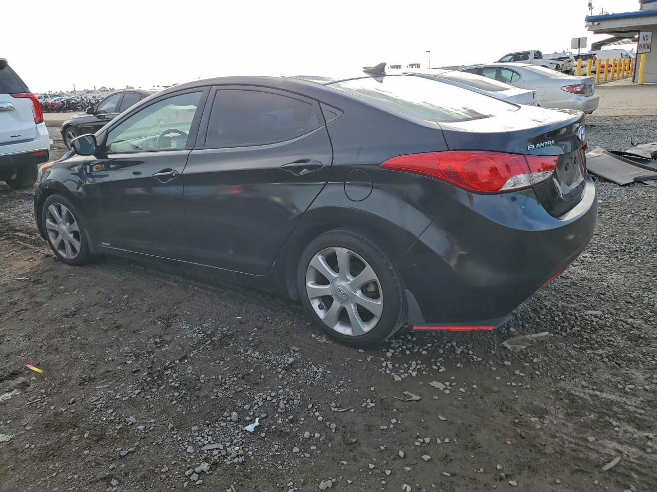 2013 Hyundai Elantra Gls - Фото 2