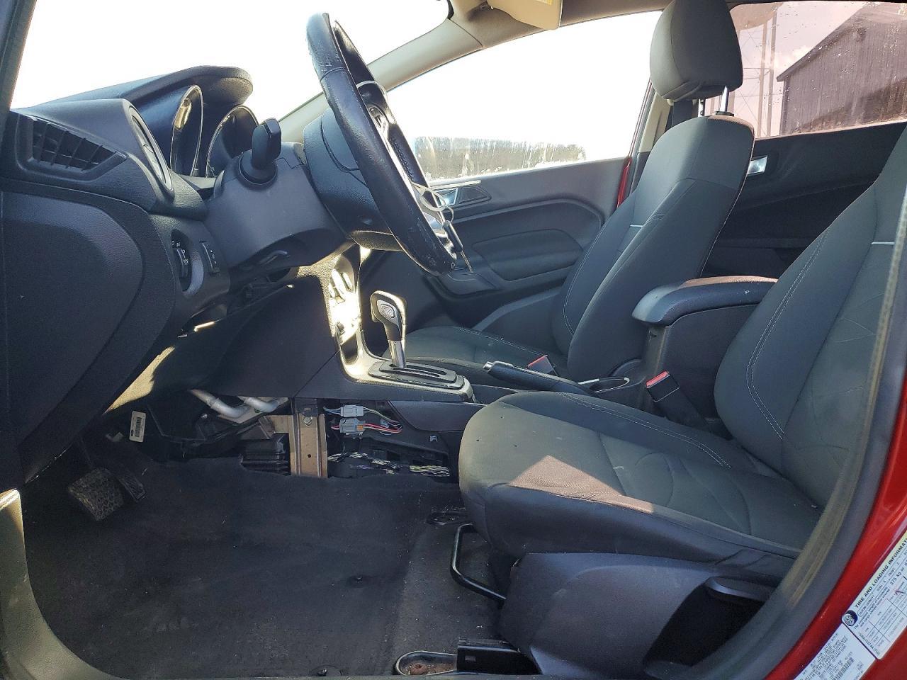 2014 Ford Fiesta Se - Фото 7