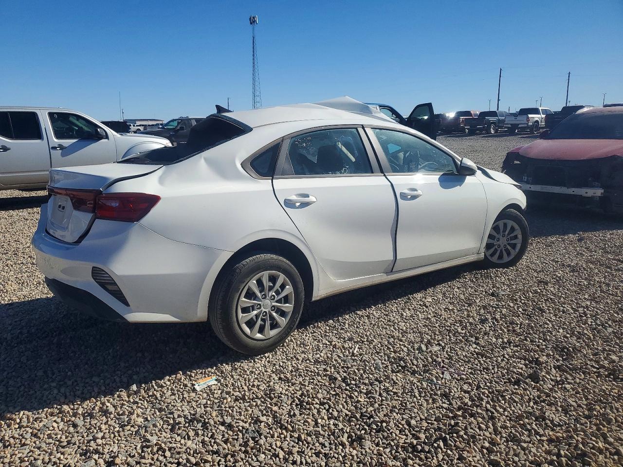2024 Kia Forte Lx - Фото 3