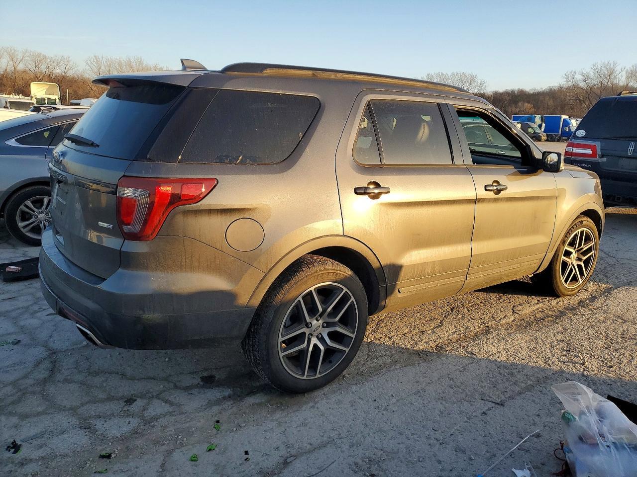 2017 Ford Explorer Sport - Image 3
