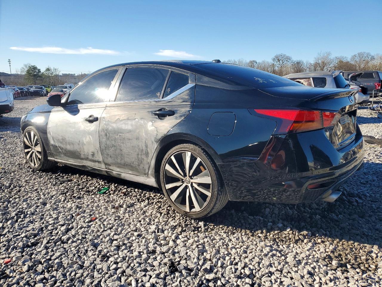 2019 Nissan Altima Sr - Image 2