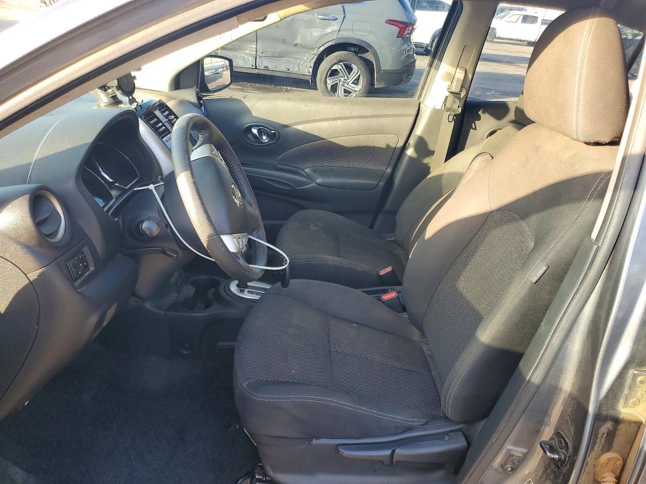 2019 Nissan Versa Sv - Image 7