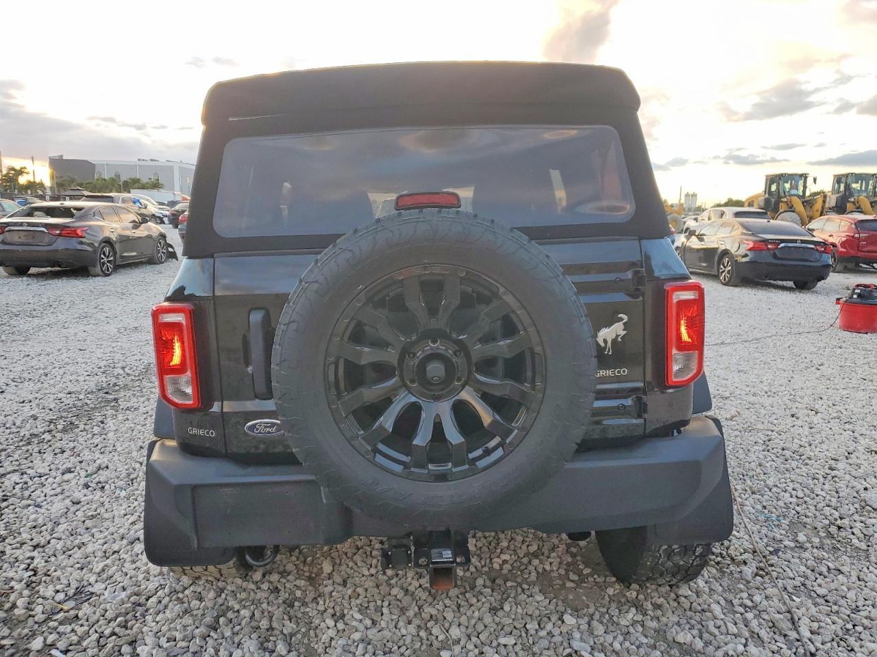 2021 Ford Bronco Base - Image 6
