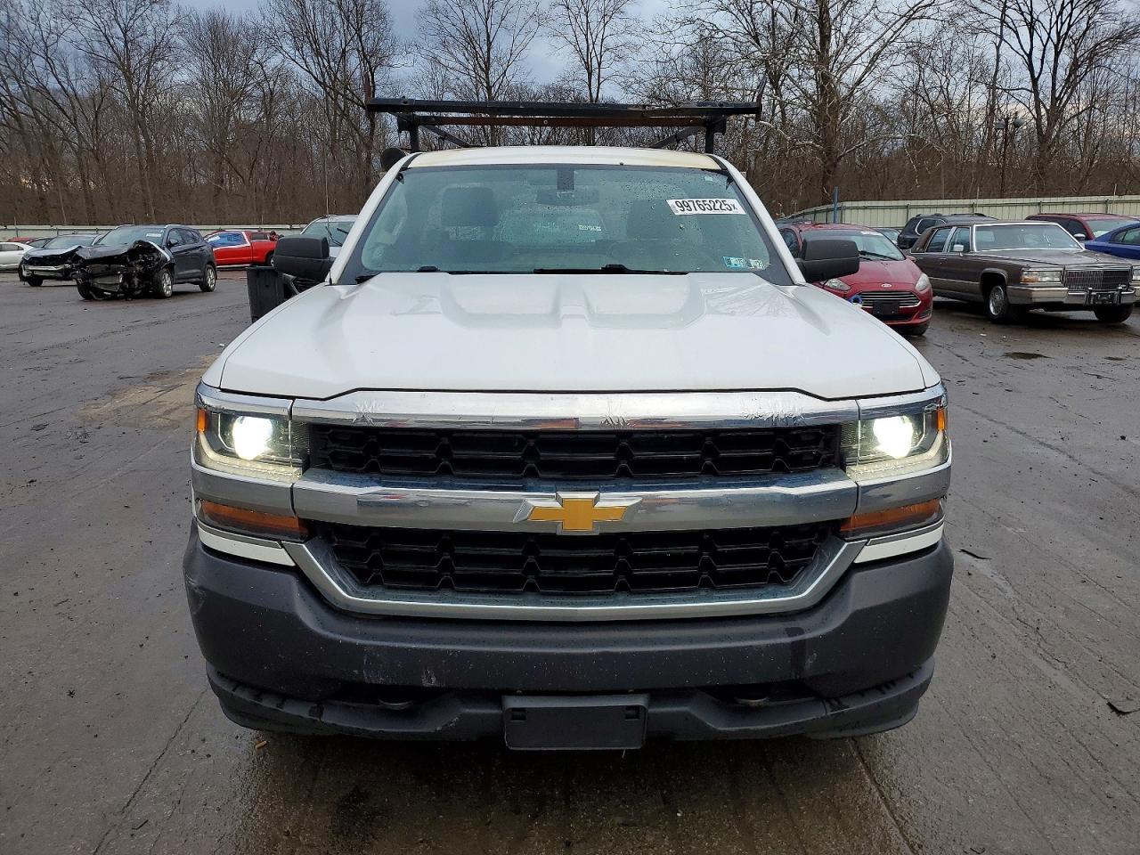 2018 Chevrolet Silverado 1500 Utility Wt 5.3L V-8 - Фото 5