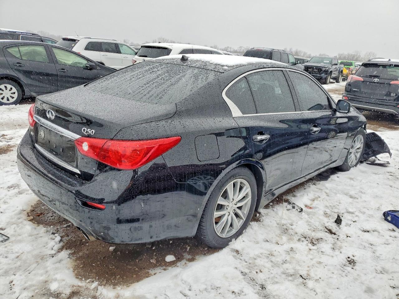2015 Infiniti Q50 Premium - Image 3