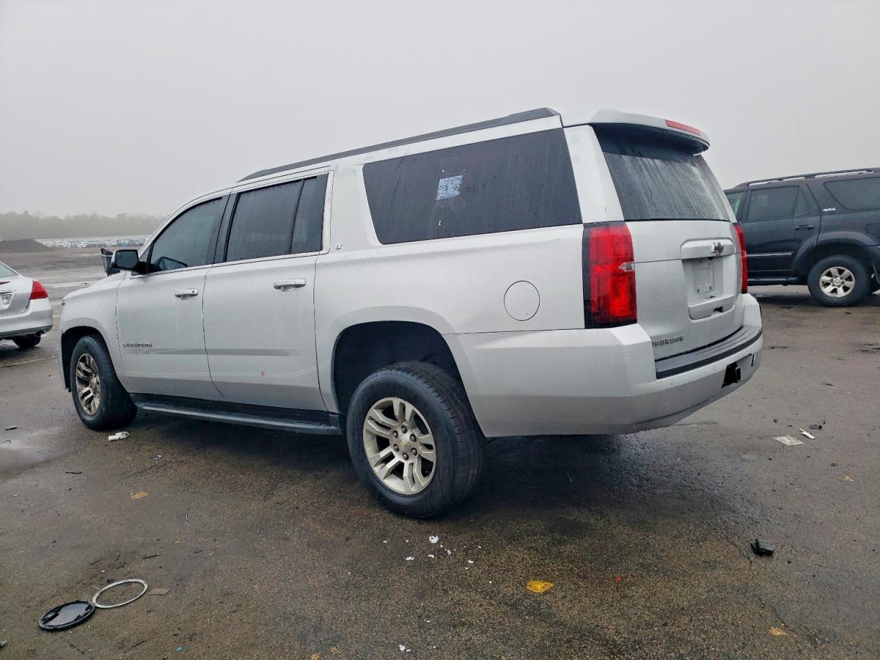2015 Chevrolet Suburban K1500 Lt - Фото 2