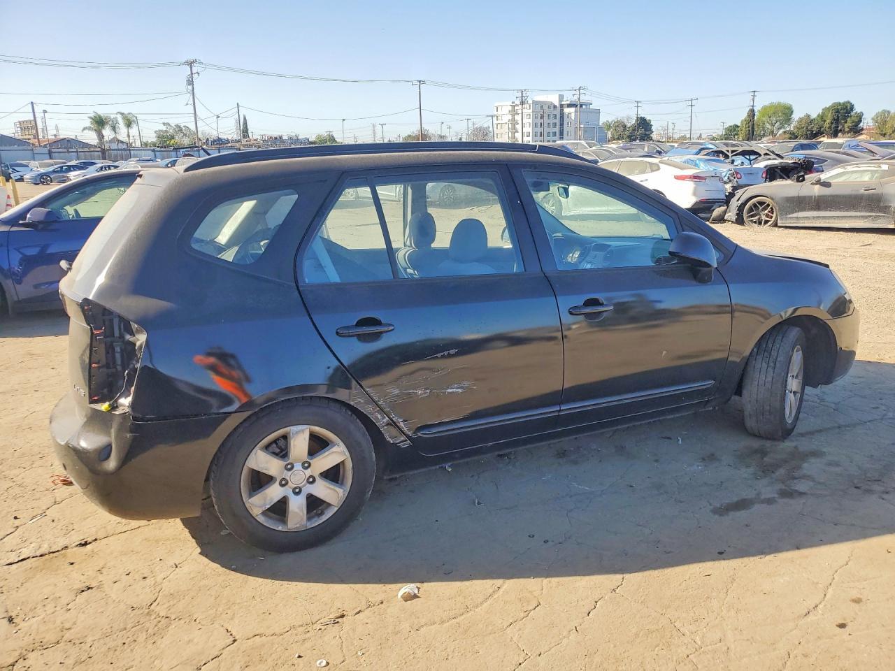 2008 Kia Rondo Lx - Image 3