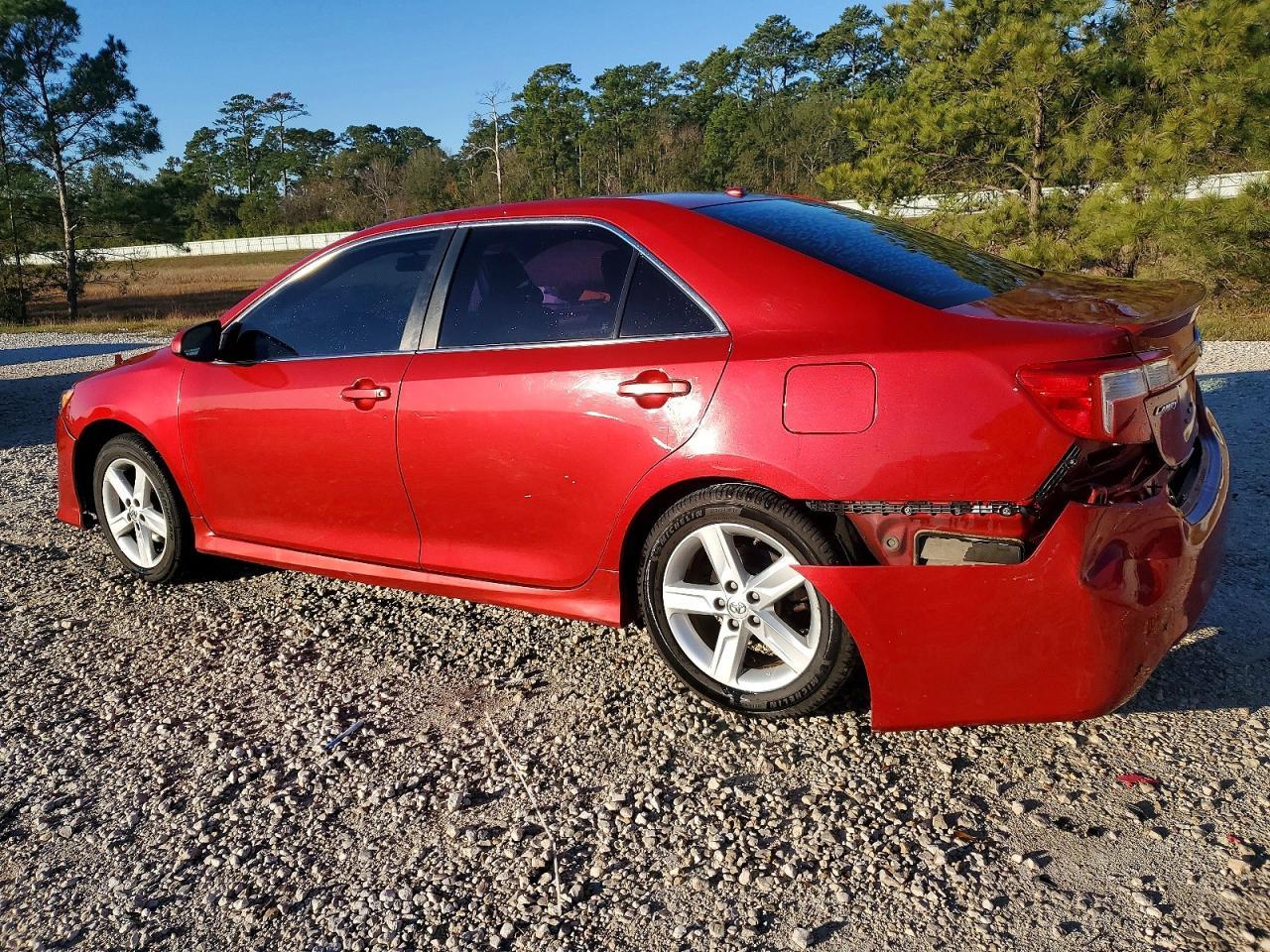 2013 Toyota Camry L - Фото 2