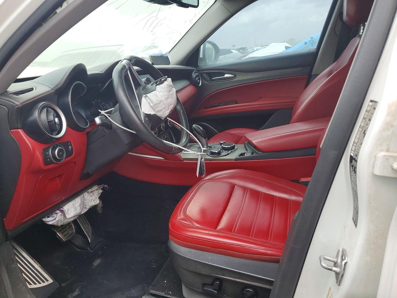 2019 Alfa Romeo Stelvio Ti - Image 7