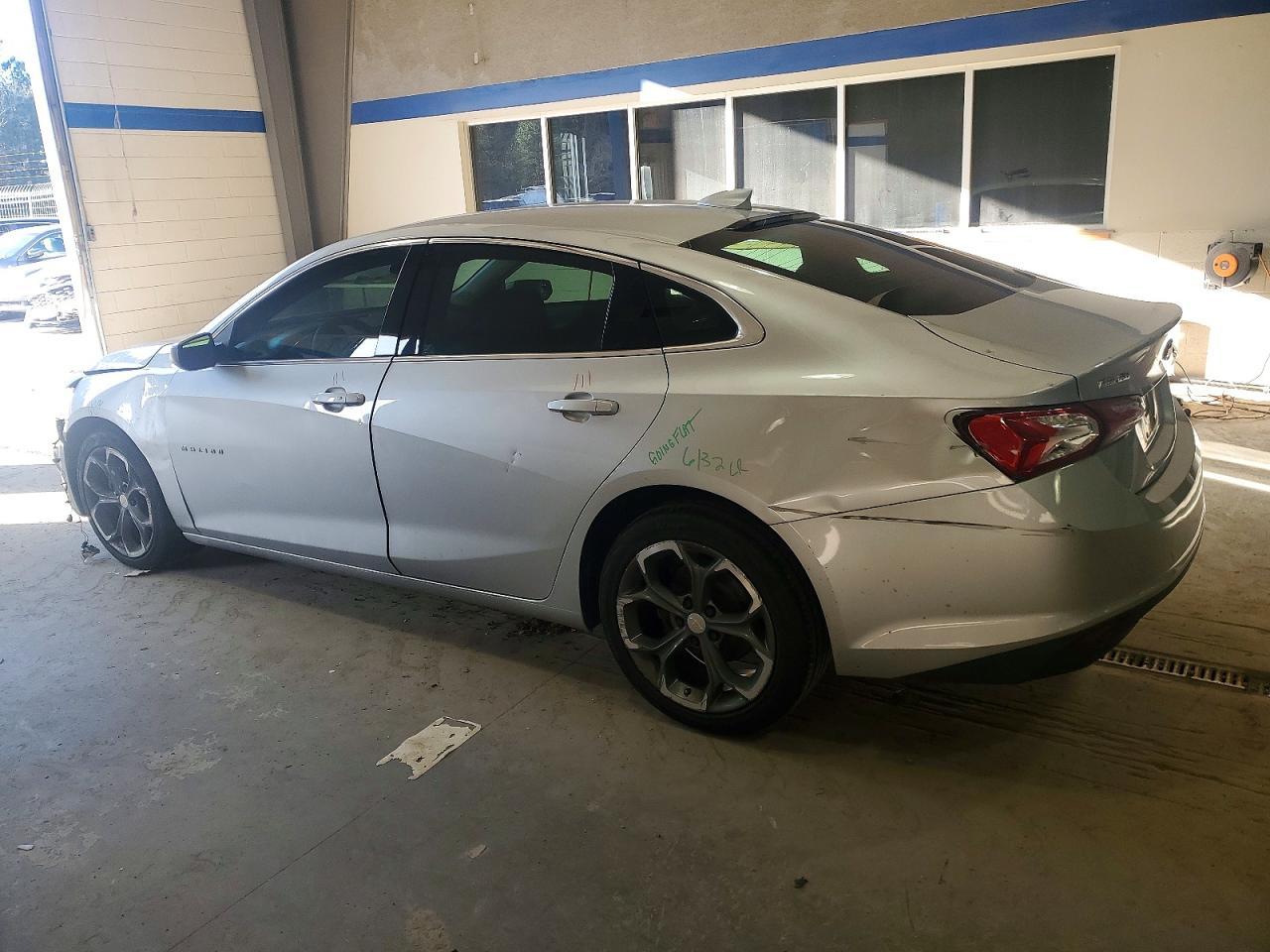 2021 Chevrolet Malibu Lt - Фото 2