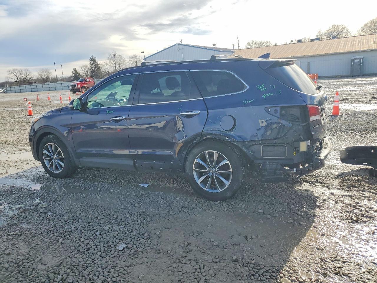 2017 Hyundai Santa Fe Se - Фото 2