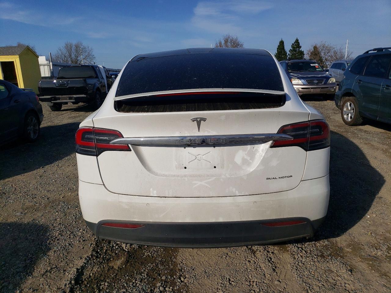 2021 Tesla Model X - Фото 6