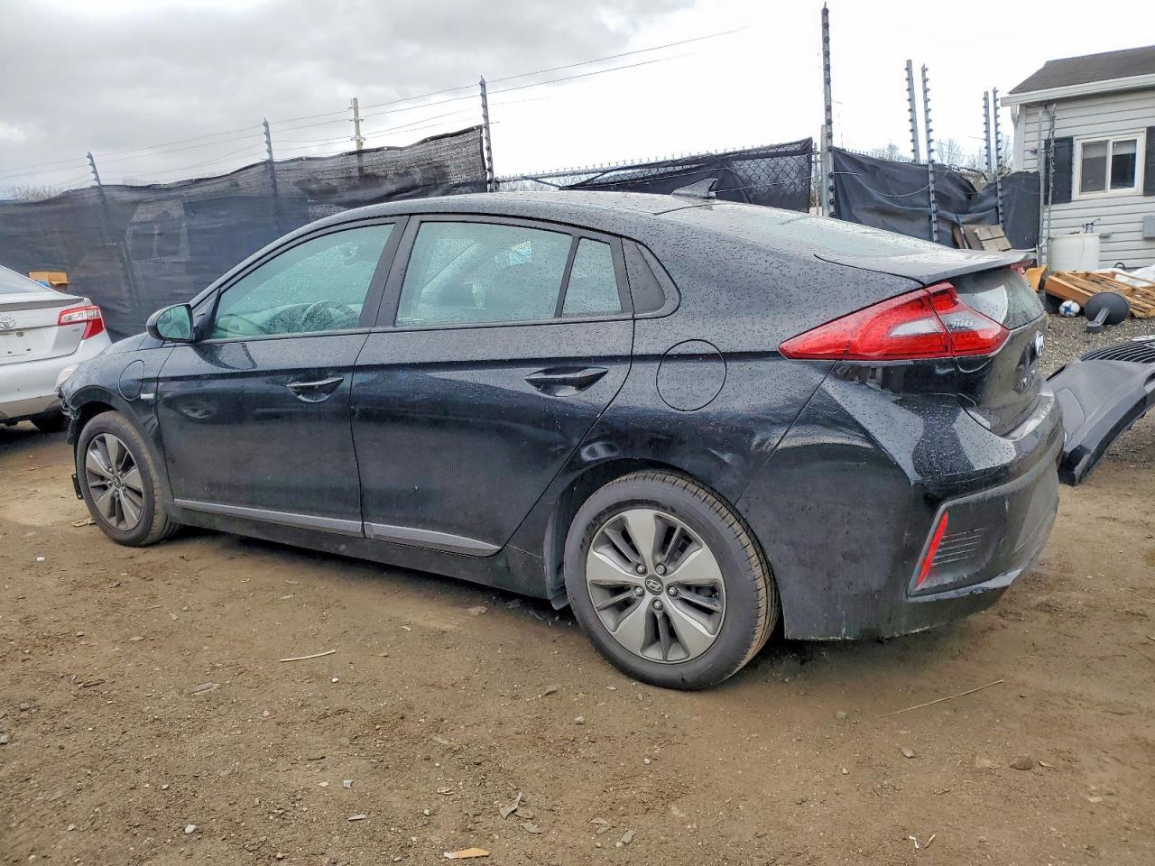 2018 Hyundai Ioniq Plug-In Hybrid - Фото 2
