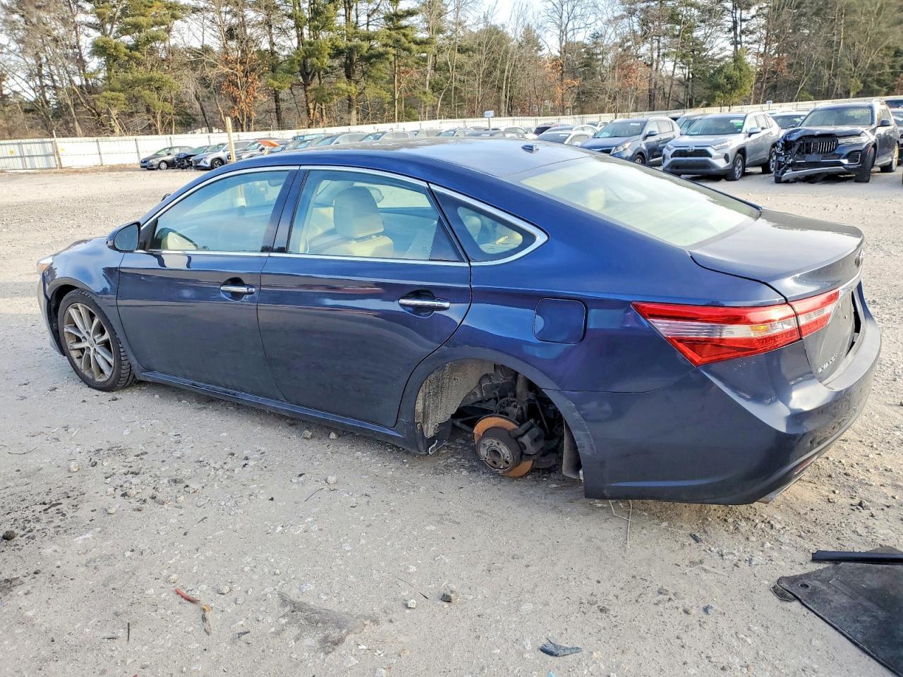 2014 Toyota Avalon Base - Image 2