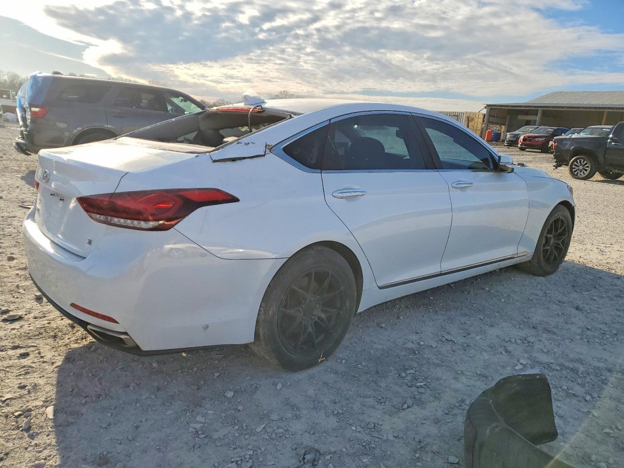 2016 Hyundai Genesis 3.8L - Фото 3