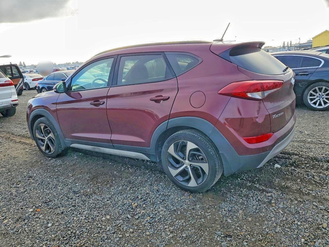 2017 Hyundai Tucson Limited - Image 2