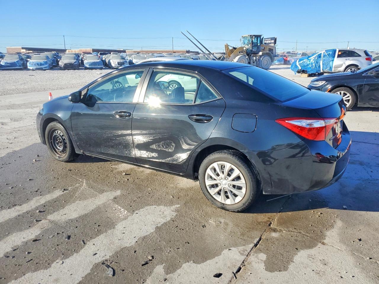 2015 Toyota Corolla Le - Фото 2