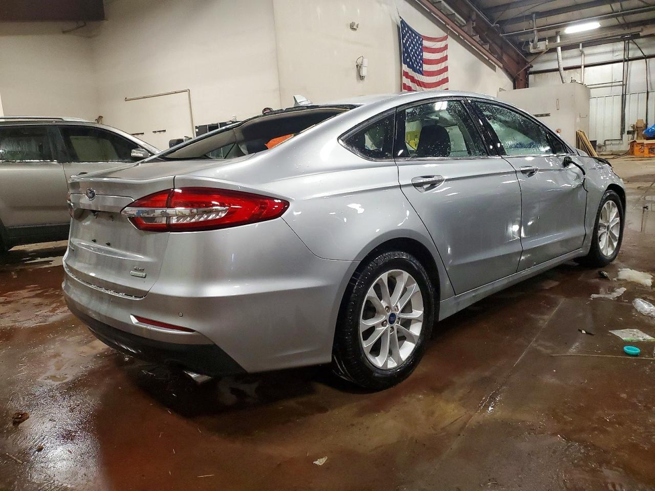 2020 Ford Fusion Se - Image 3