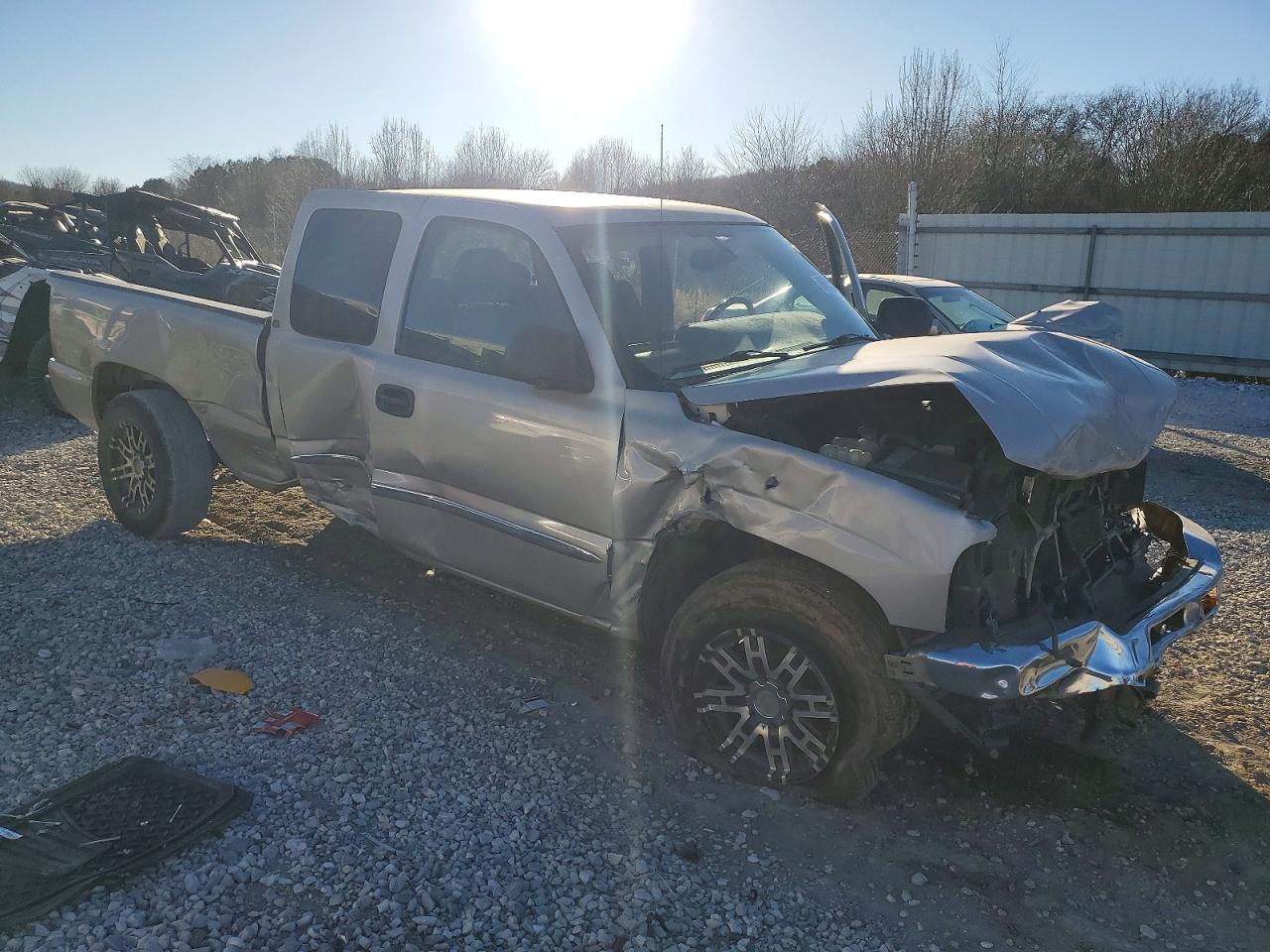 2006 GMC New Sierra C1500 - Image 4