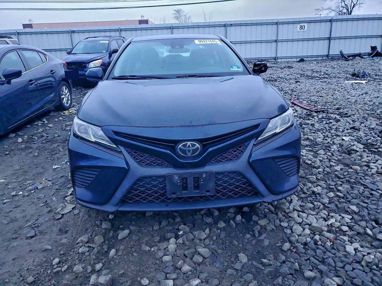 2020 Toyota Camry Se - Фото 5