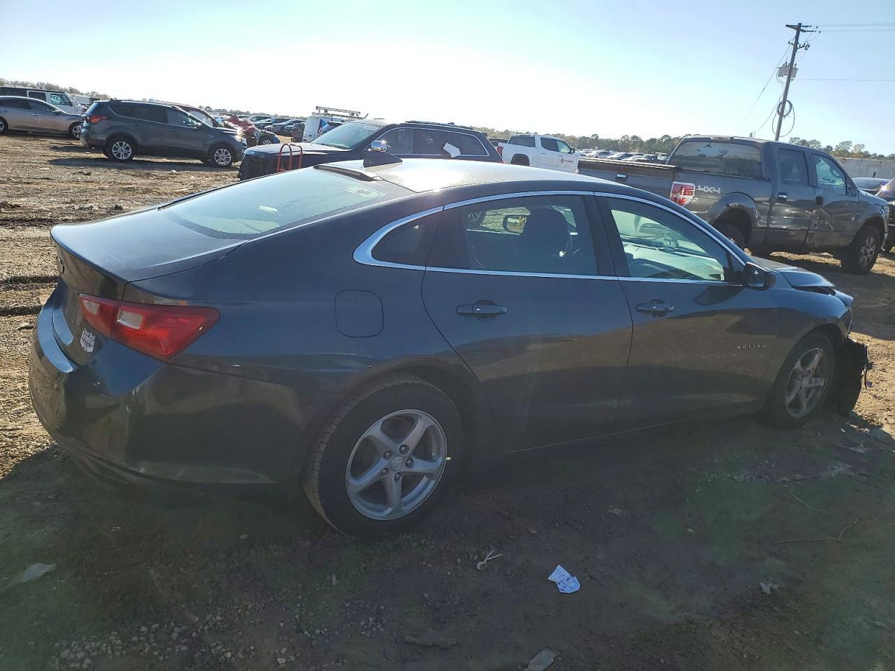 2017 Chevrolet Malibu Ls - Фото 3