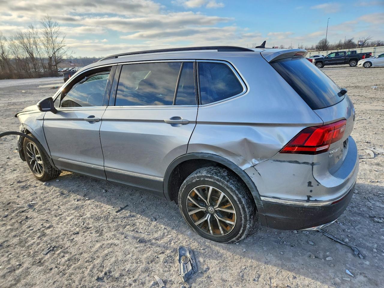 2021 Volkswagen Tiguan Se - Фото 2