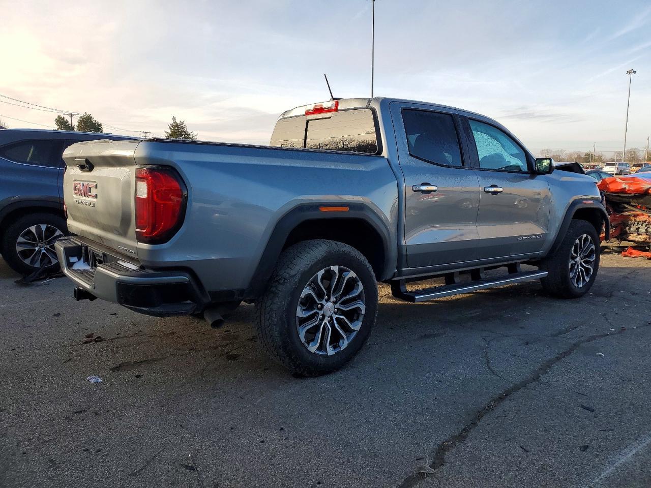 2025 GMC Canyon Denali - Image 3