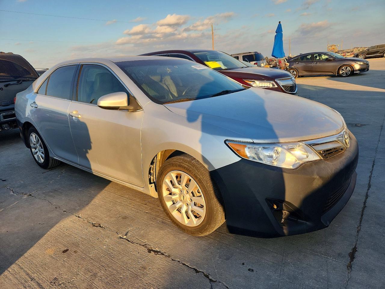 2013 Toyota Camry - Фото 4