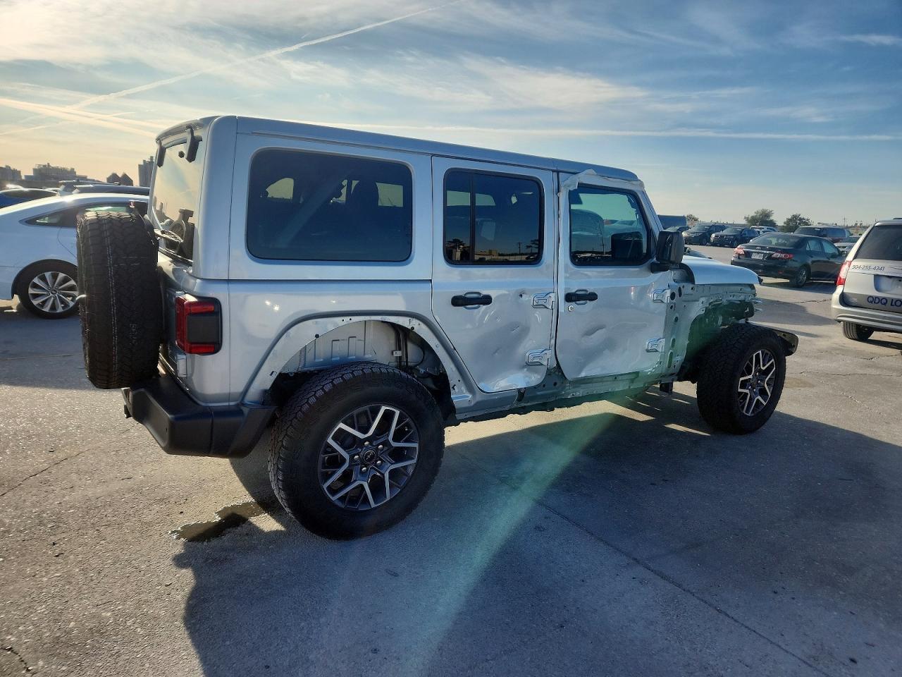 2024 Jeep Wrangler Sahara - Фото 3