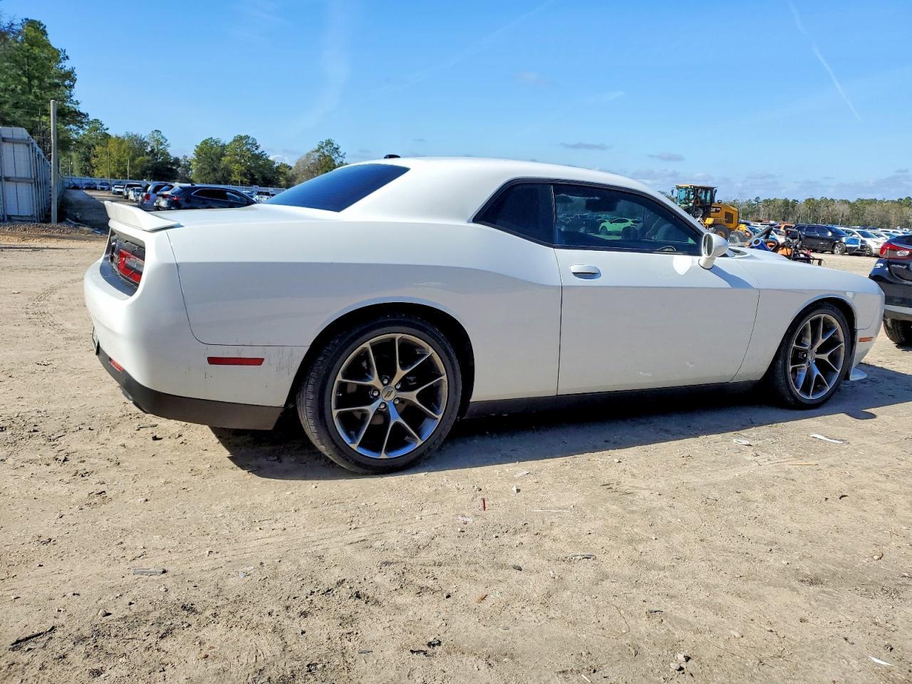 2022 Dodge Challenger Gt - Image 3