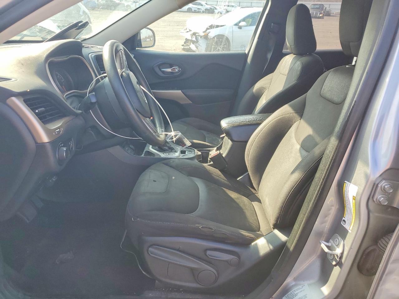 2017 Jeep Cherokee Sport - Image 7