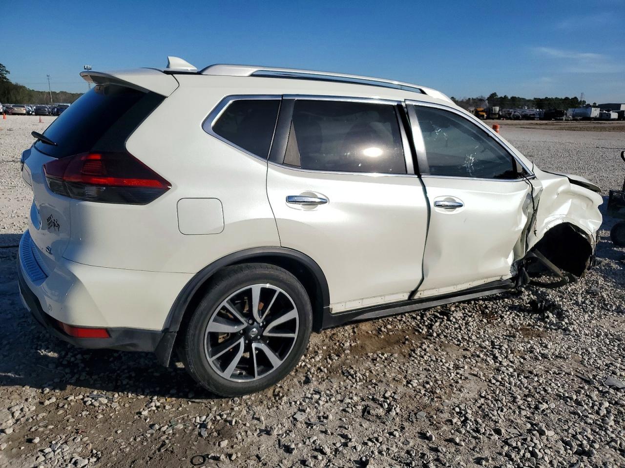 2019 Nissan Rogue S - Image 3