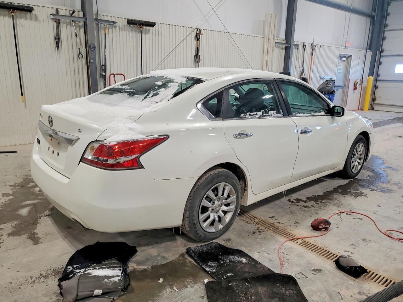 2015 Nissan Altima 2.5 S - Фото 3