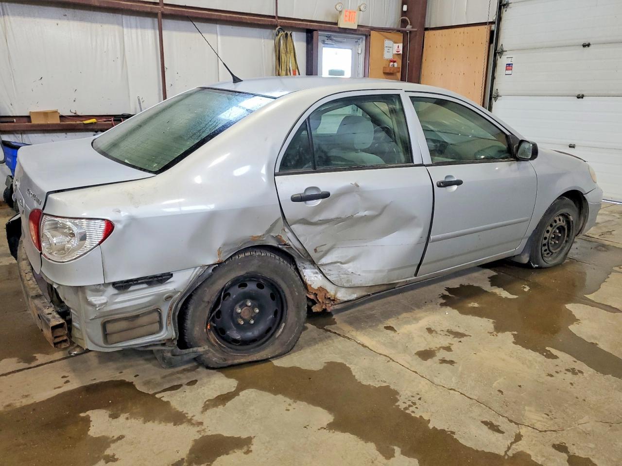 2005 Toyota Corolla Ce - Image 3
