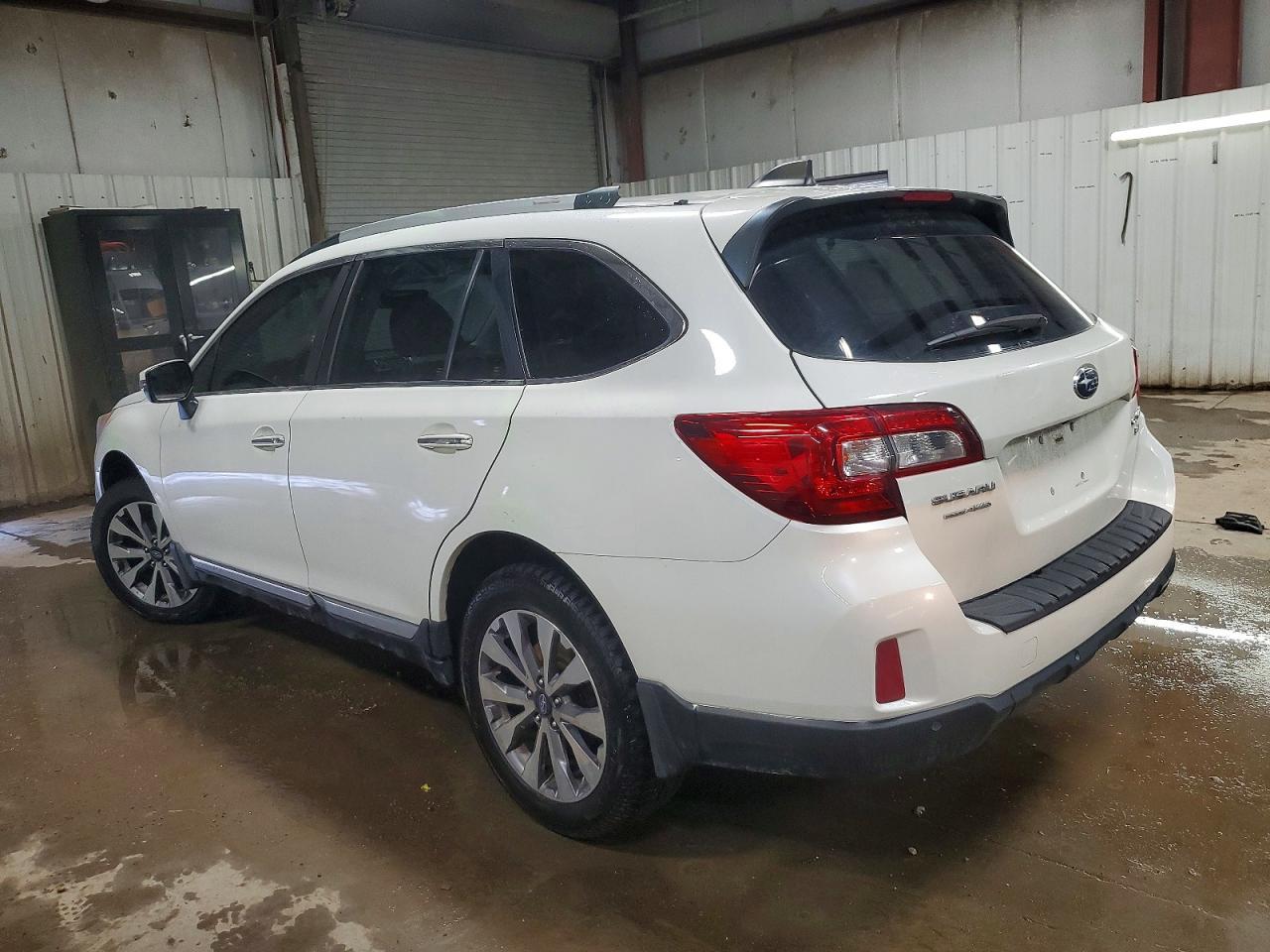 2017 Subaru Outback Touring - Image 2