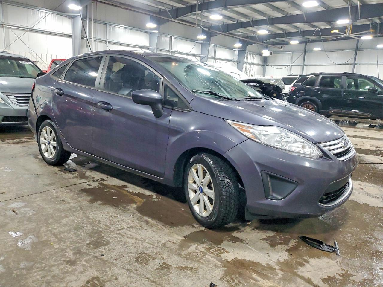 2012 Ford Fiesta Se - Фото 4