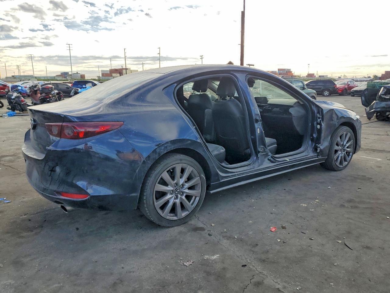 2021 Mazda 3 Select - Фото 3