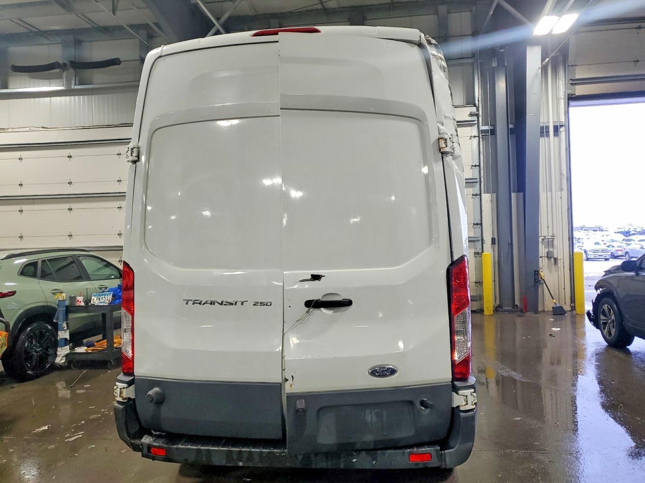 2017 Ford Transit T-250 Delivery Van - Фото 6