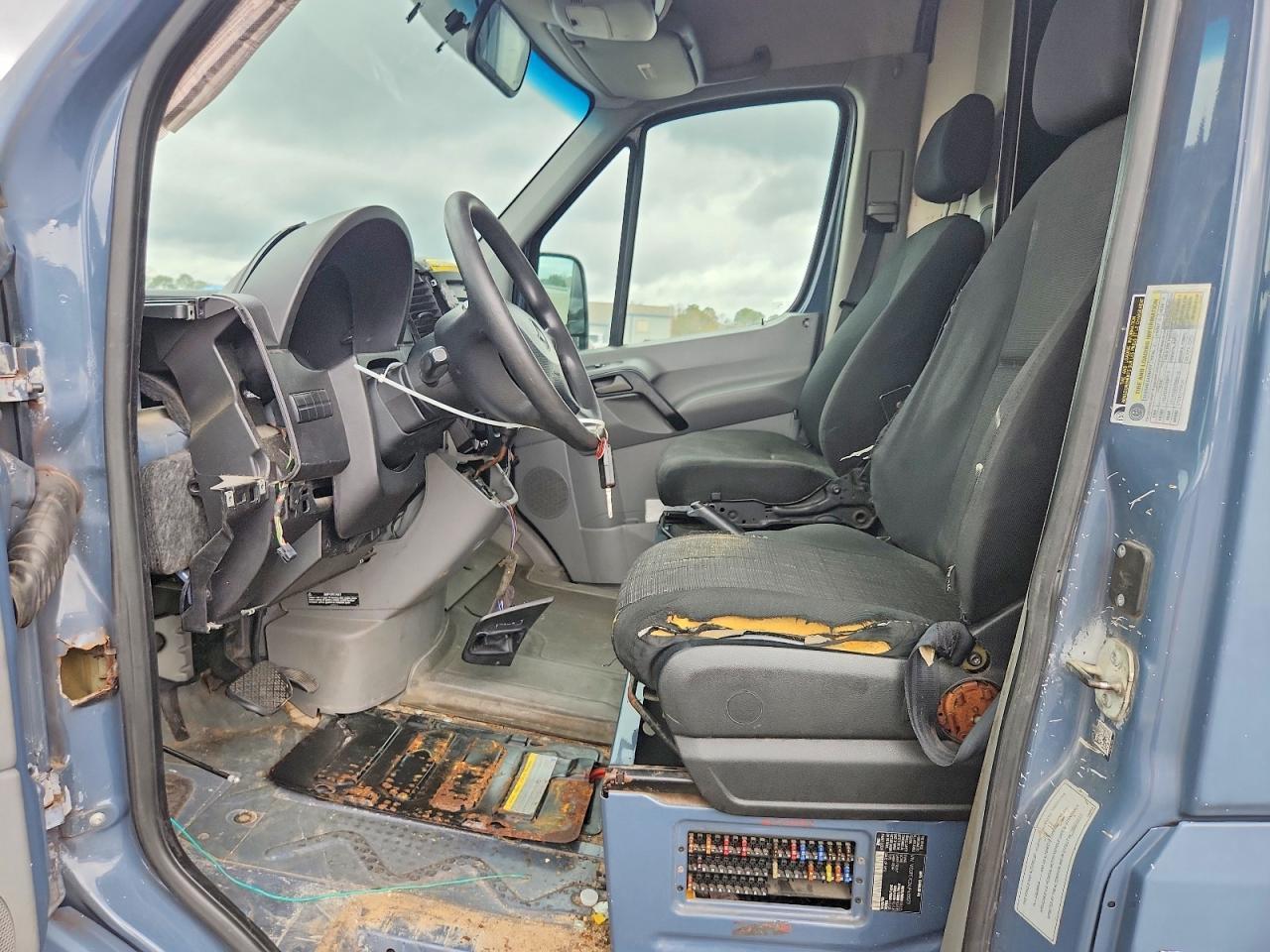 2018 Mercedes-Benz Sprinter 2500 - Image 7