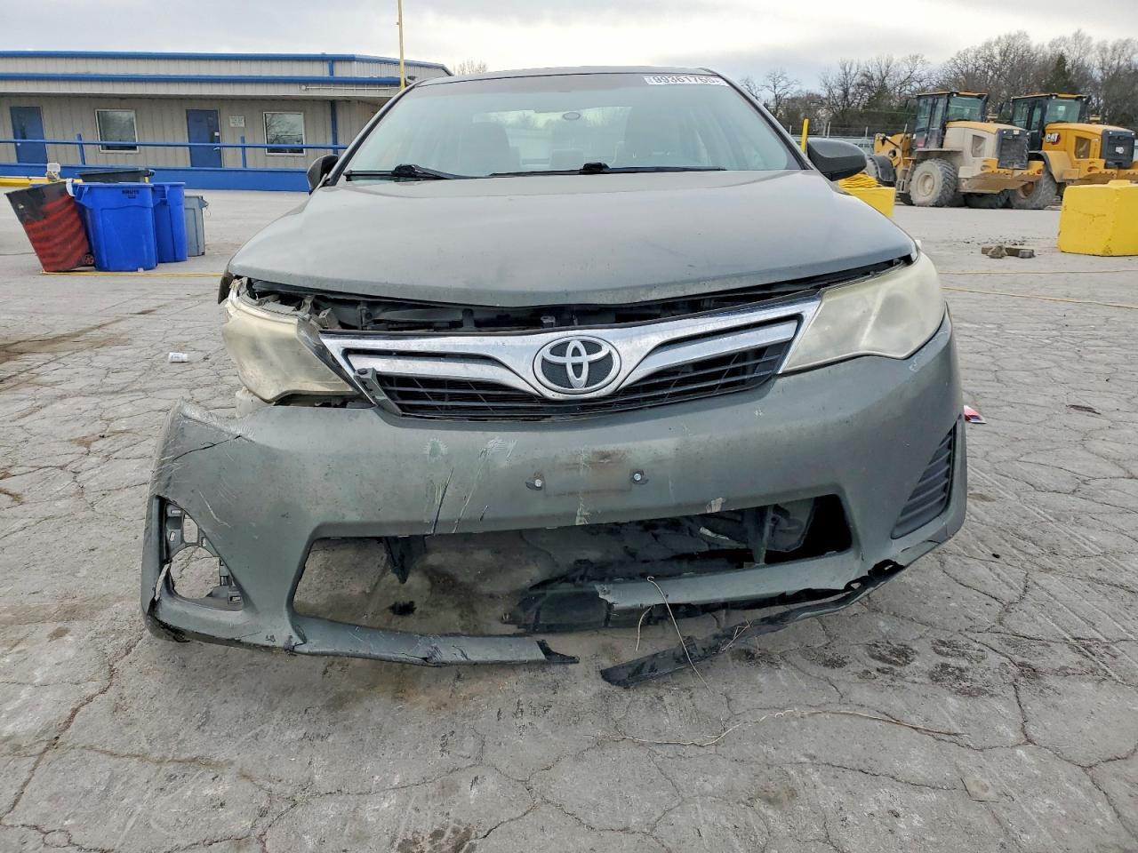 2013 Toyota Camry Le - Фото 5