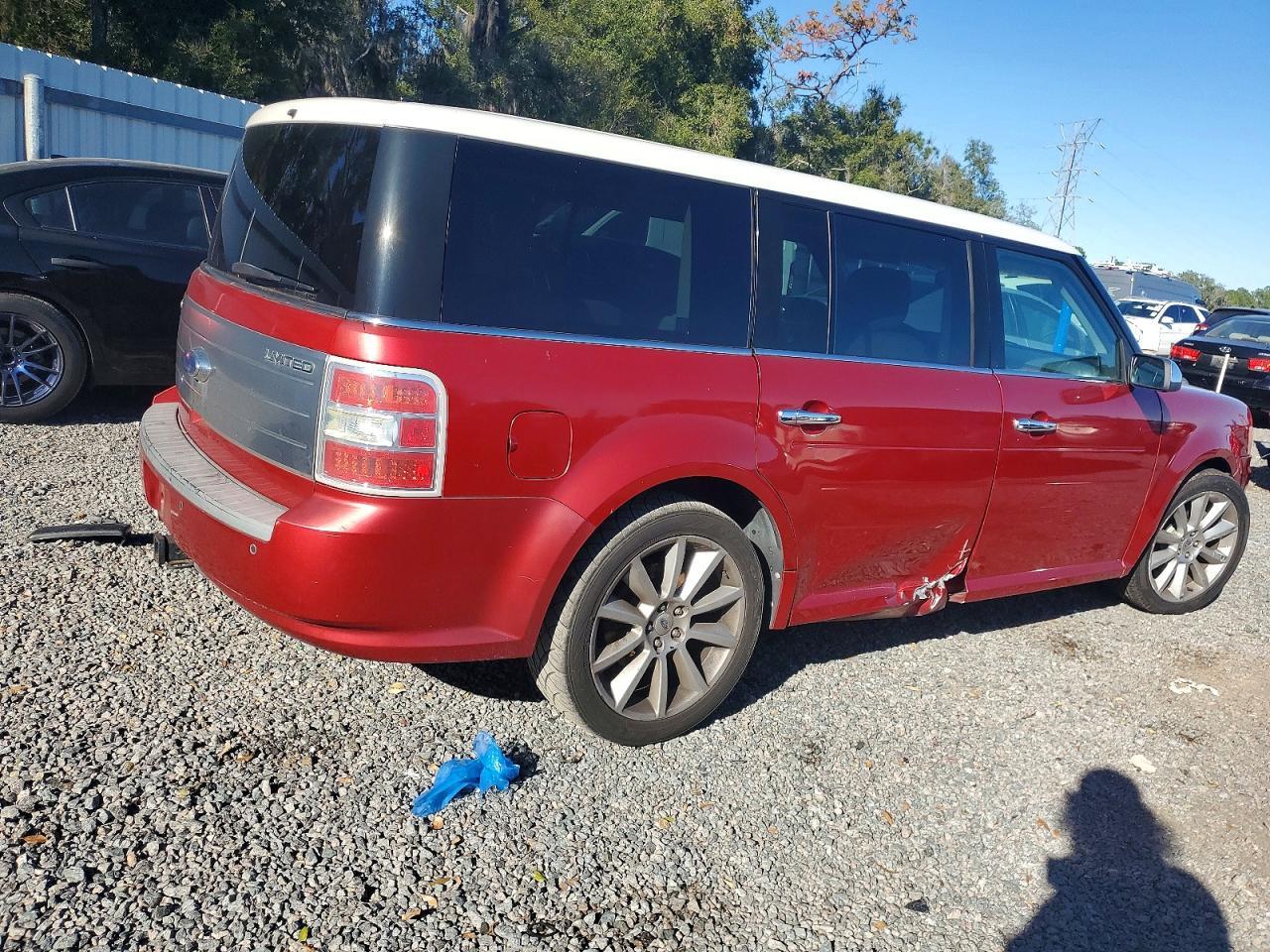 2010 Ford Flex Limited - Image 3