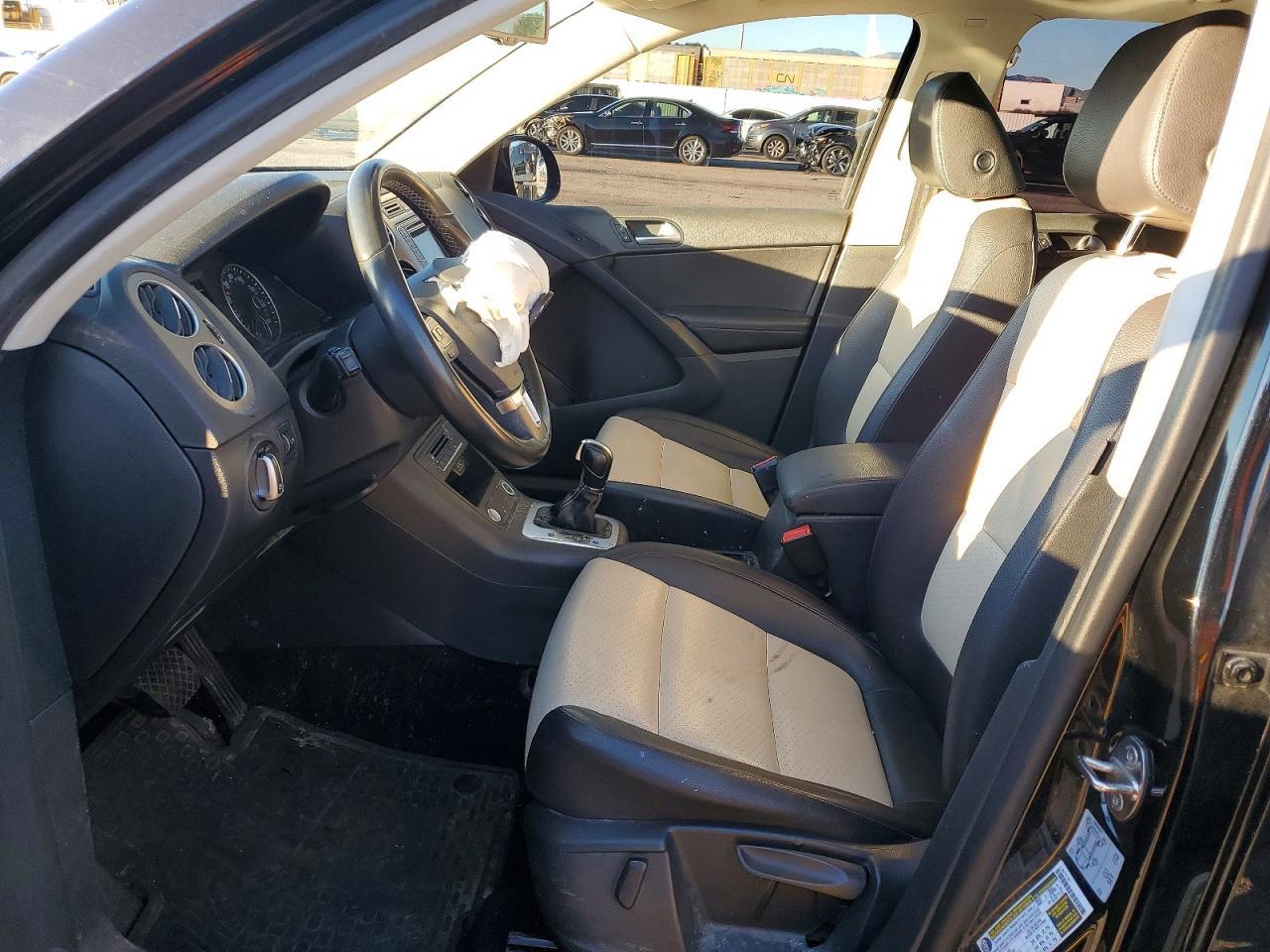 2016 Volkswagen Tiguan S - Фото 7